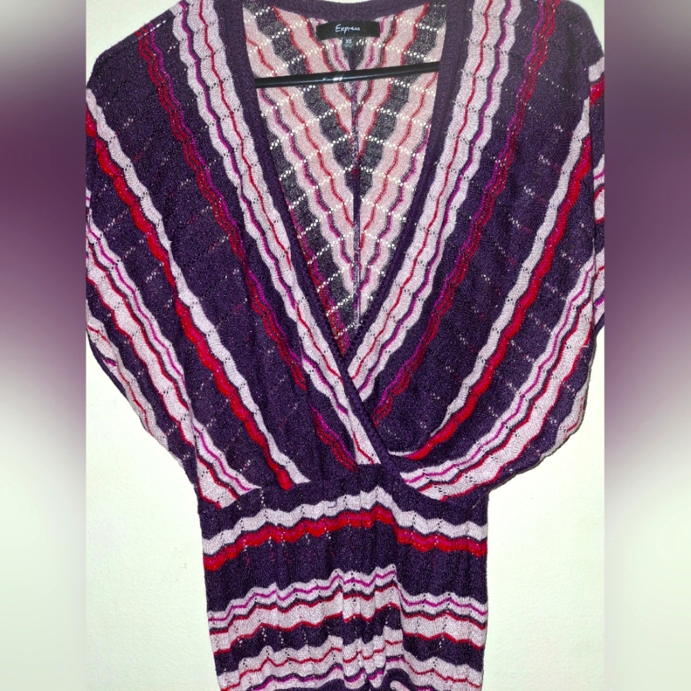 EXPRESS BRAND SILK SWEATER! ITS SO FLATTERING ON !! XS